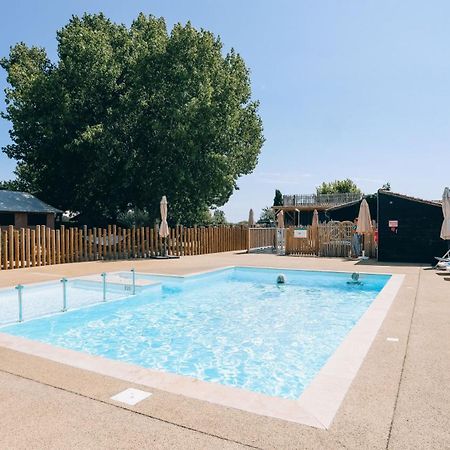 Camping La Pree Les Portes-en-Re Luaran gambar