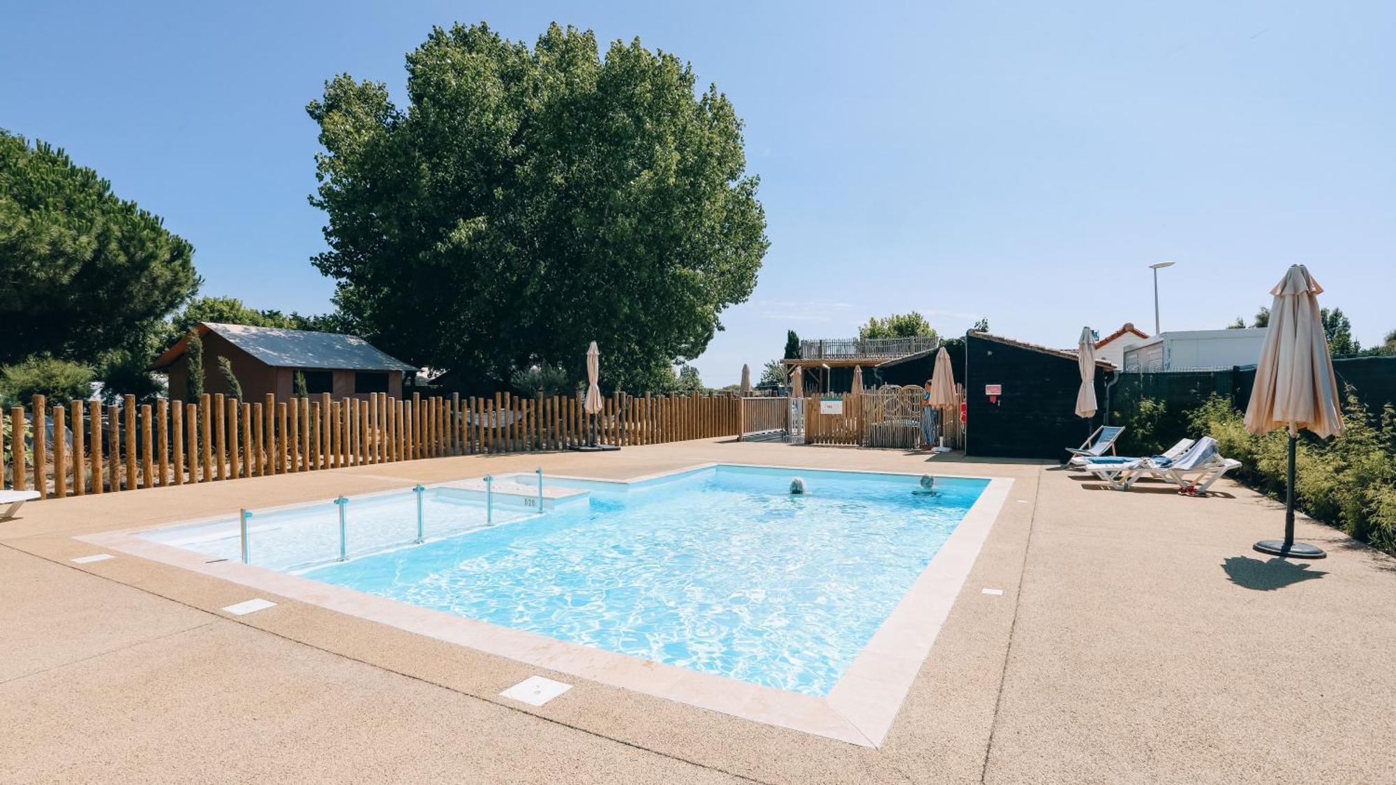 Camping La Pree Les Portes-en-Re Luaran gambar